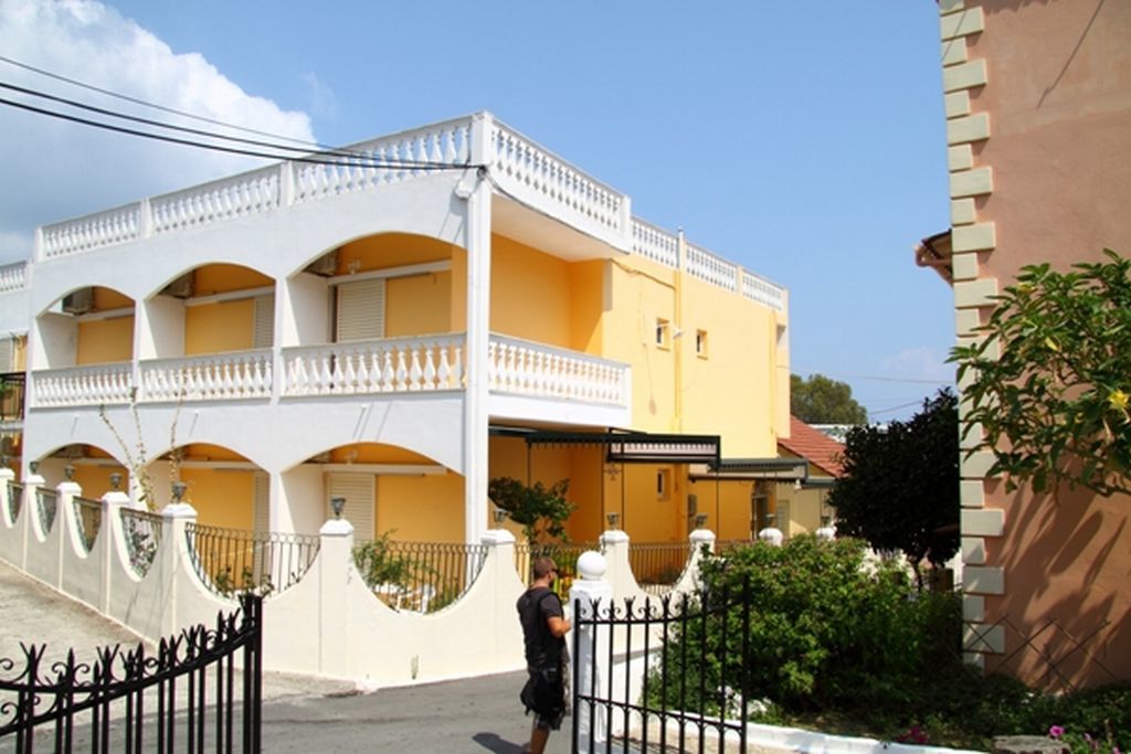 Bella Aparthotel 2*
